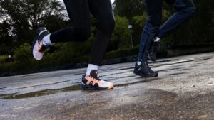 Medium_JPEG-fw23-weatherproof_campaign-performance_running-editorial-performance_running-02